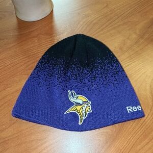 Reebok NFL Minnesota Vikings Knit Skull Onfield Beanie Unisex OS